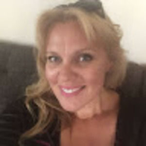 Meet your Posher, Lora